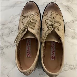 Tan shoes size 9